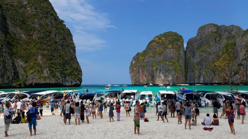 Top 10 Iconic Overcrowded Tourist Destinations You Should Know About.